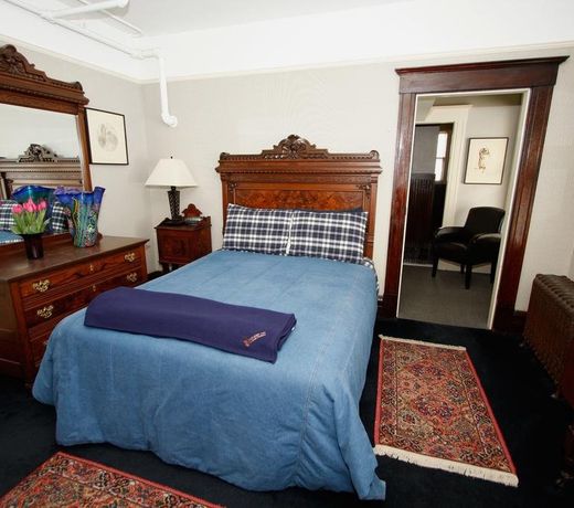 Gaslight Inn