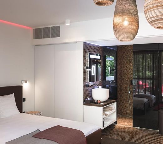 Lithium Bed, Zen & Breakfast