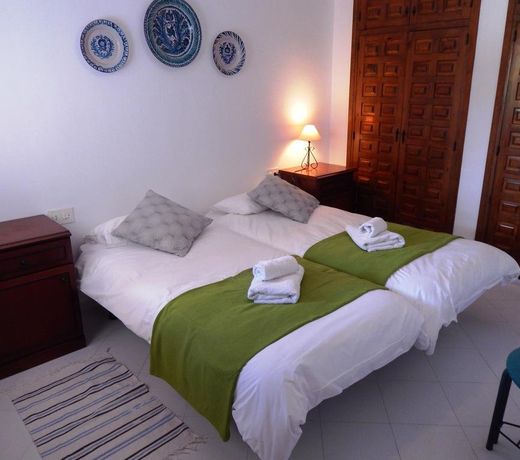 Villa Carfax