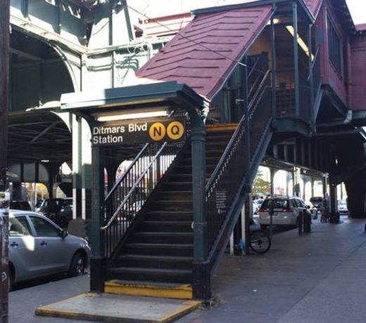 Amazing 2 Bed. Apartment - 10 Min. to Manhattan!
