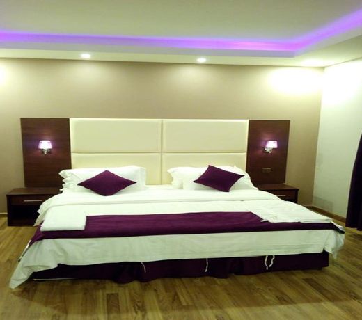 Yahalla Hotel Units