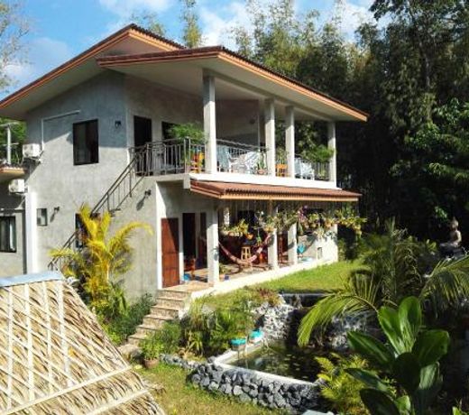 Nananuira Apartment and Room