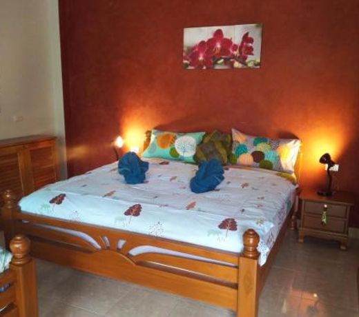 Nananuira Apartment and Room