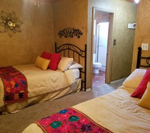 Los Milagros Hotel