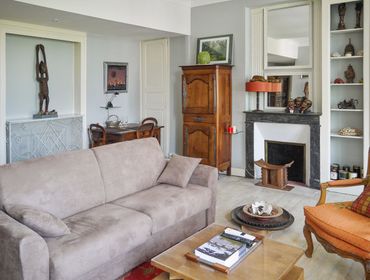 Apartments Luxurious, 2-bedroom duplex apartment in classical Saumur city center!