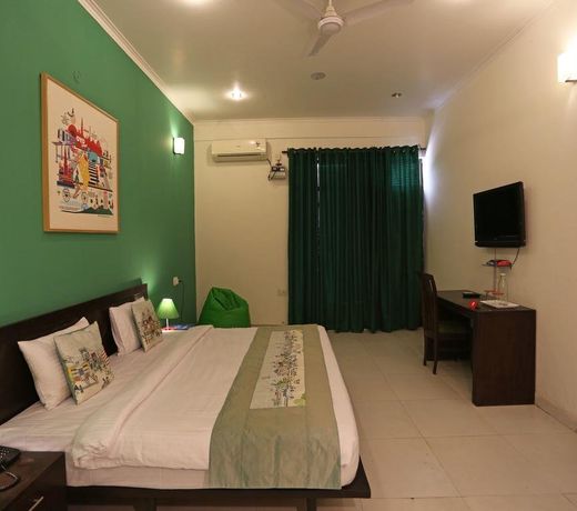 OYO Flagship 144 Noida Expressway NSEZ