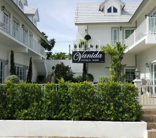 Vanida Antique Home