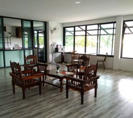 The Sixteenth Surin Beach Hotel
