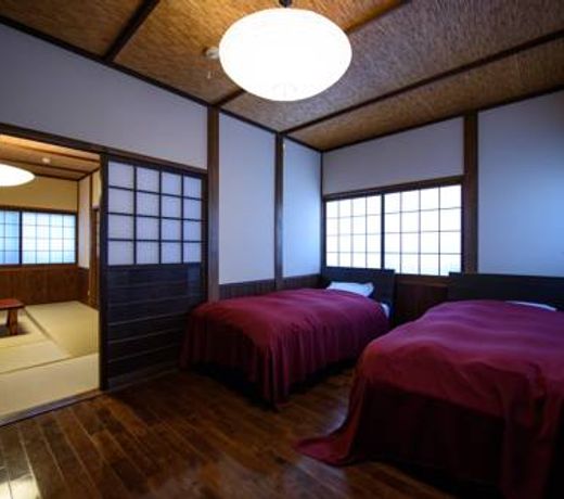 Yunohira Kamiyanagiya