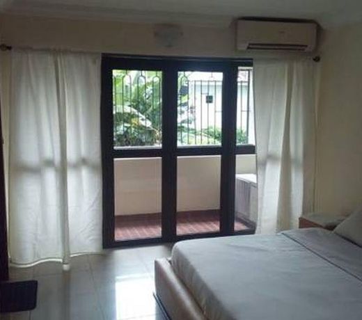 Chapter 1 Luxury Hotel