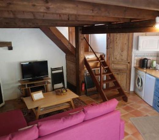 Au Pied du Château
