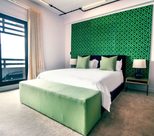 Hallmark Hotel by BON Hotels