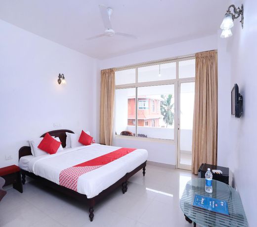 OYO 6818 Swapnatheeram Beach Resort