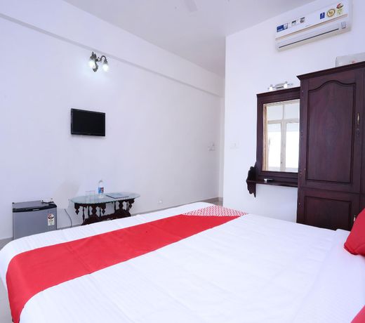 OYO 6818 Swapnatheeram Beach Resort