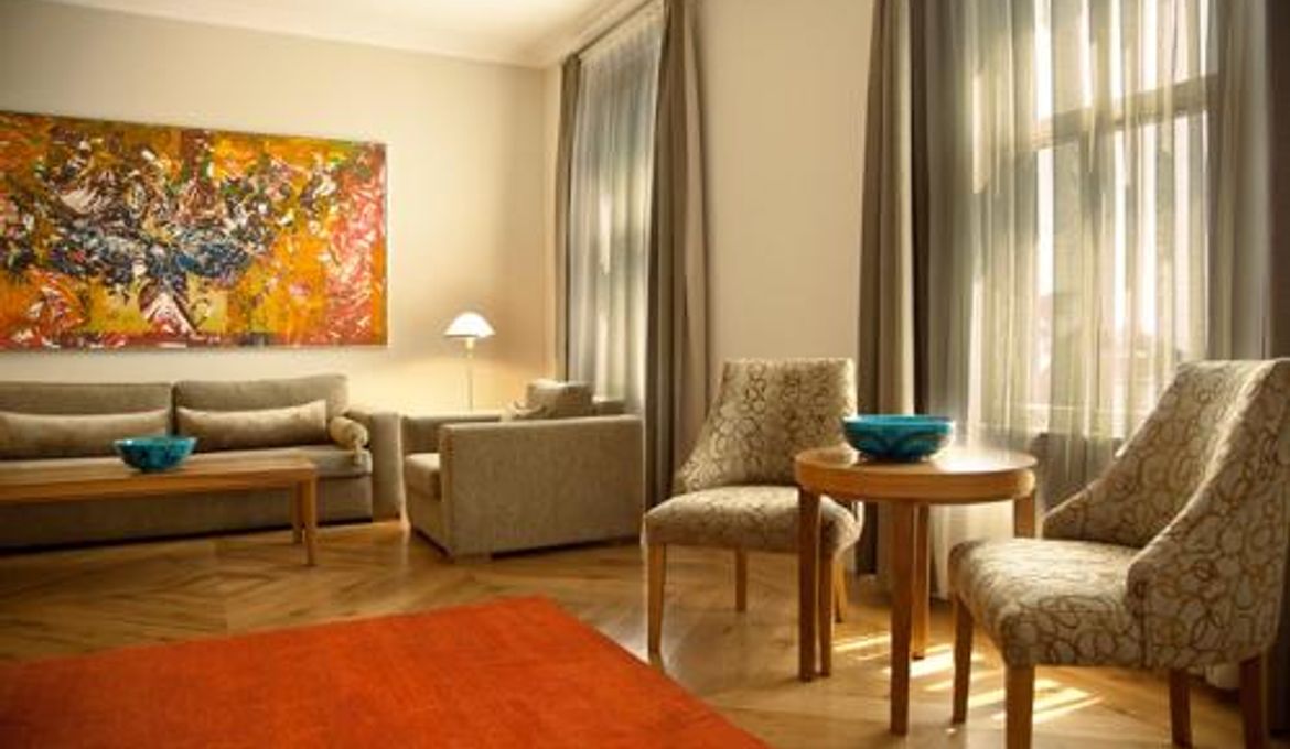 Tomtom Suites