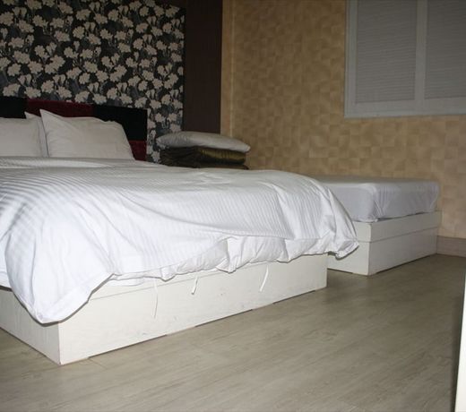 New Seven Hotel
