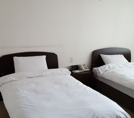 Hotel B Station