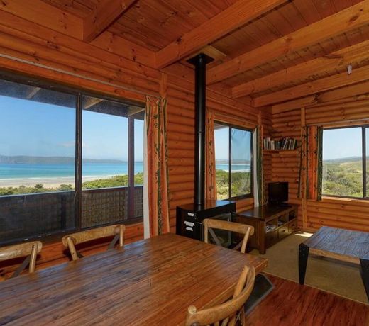 Cloudy Bay Cabin
