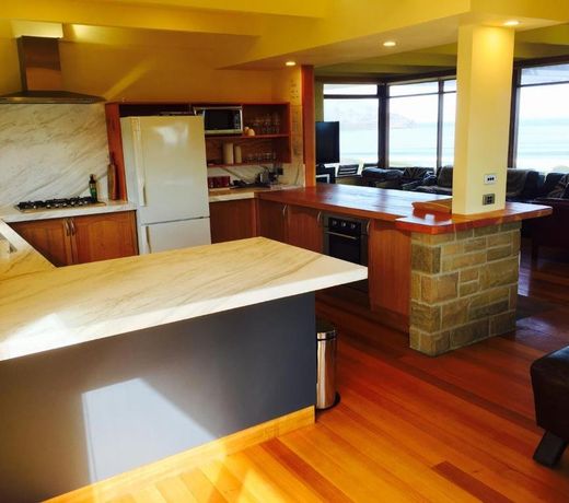 Cloudy Bay Villa