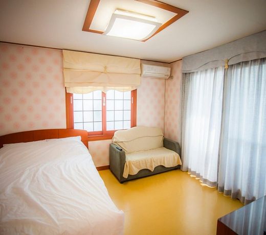 Seogwipo Livingstone Pension