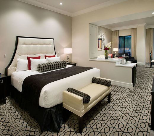 CLUB LEVEL SUITES AT INN ON THE FIFTH