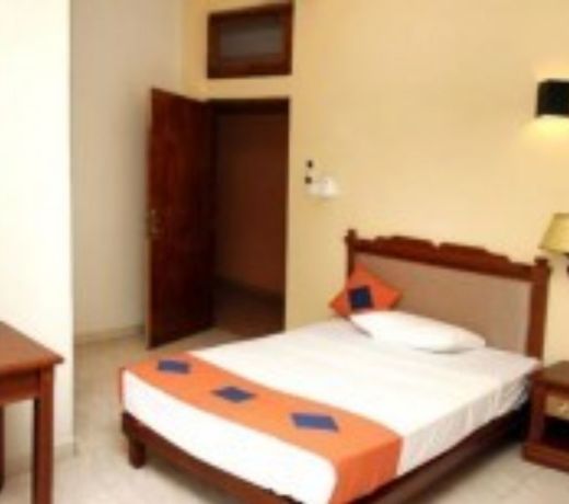 Monty Hotel