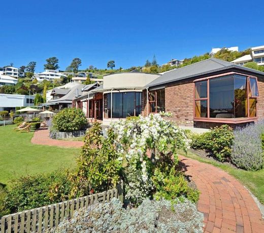 Cliff-top Holiday Home