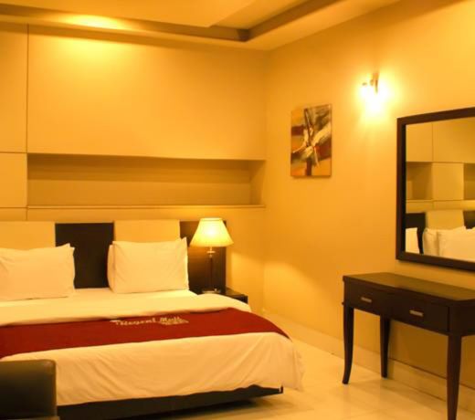 Grand Regent Hotel & Suites