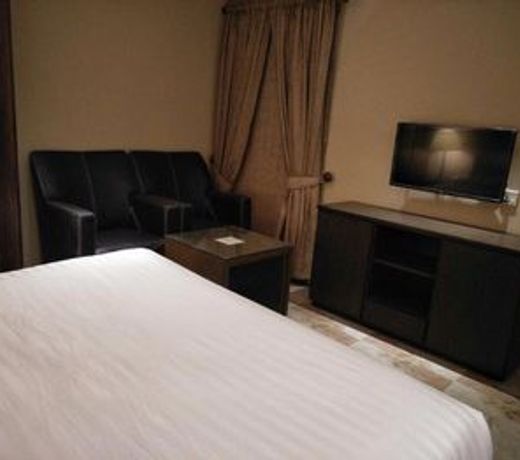 Grand Regent Hotel & Suites