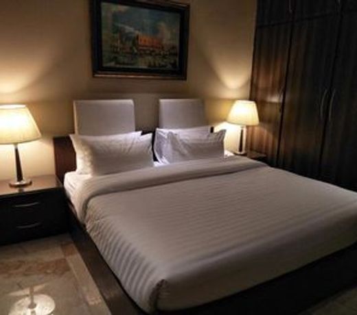 Grand Regent Hotel & Suites