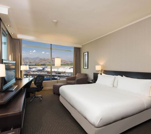 Holiday Inn Santiago - Airport Terminal, an IHG Hotel