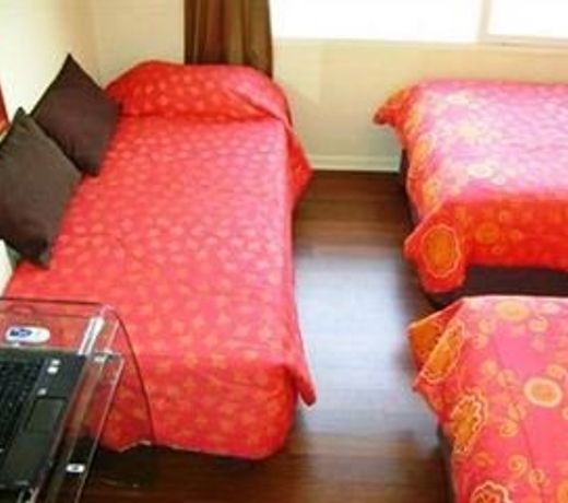 BOSSA SUITES