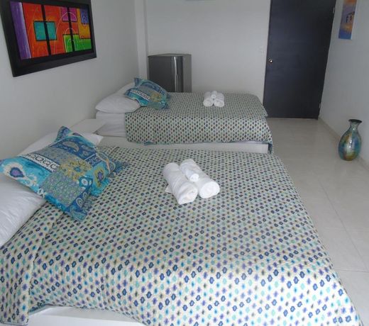 Blue Emerald Inn