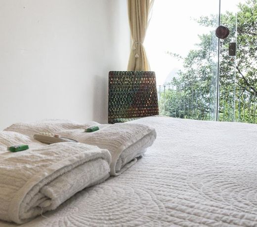 ALTOS DE SANTA TERESA GUEST HOUSE