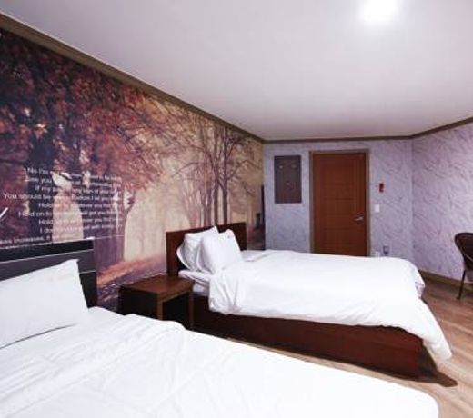 Happy Q Motel