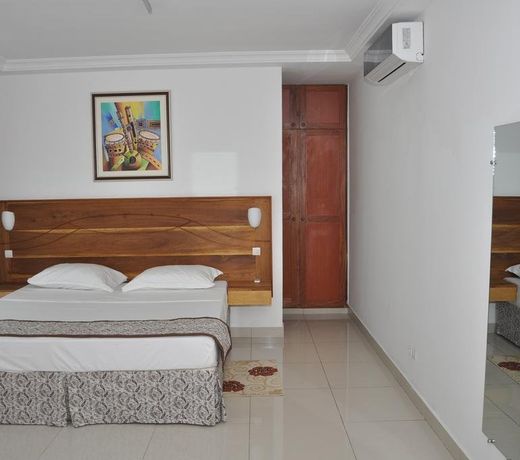 Rosalie's Suites