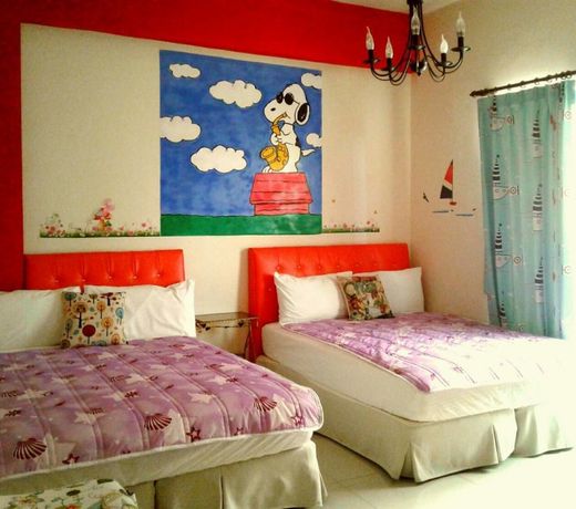 Santorini Family Themed Inn