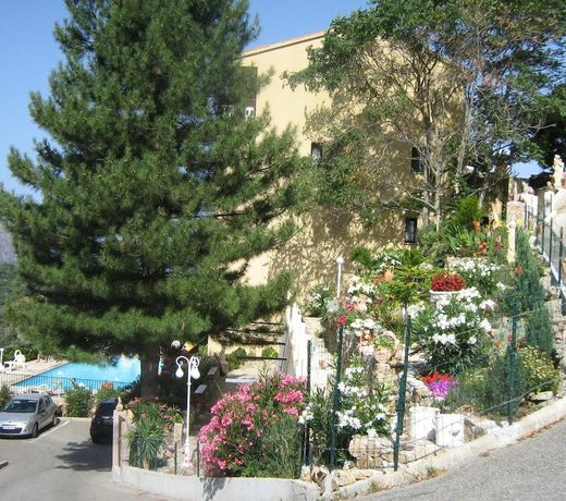 HÃ´tel AÃ¯tone