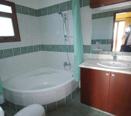 Amazing Home In Pegia-paphos With 3 Bedrooms, Wifi And Outdoor Swimming Pool