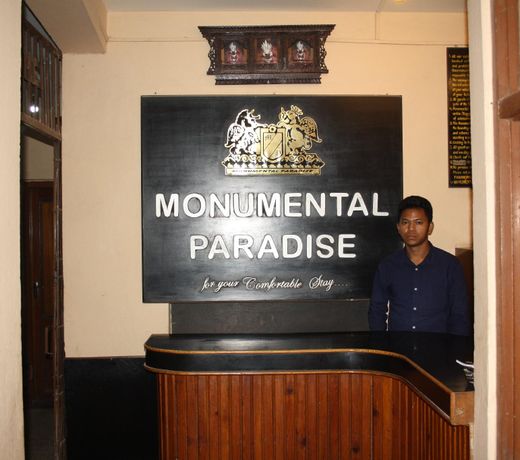 Monumental Paradise Lodge