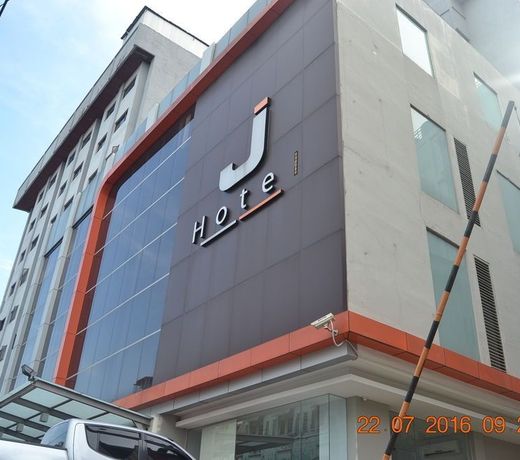 J Hotel Medan
