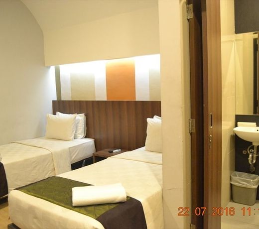J Hotel Medan