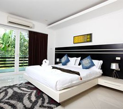 Hidden Palm Pool Villas