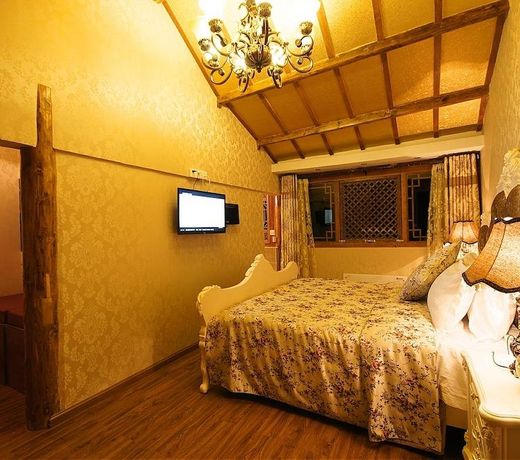 IVYS?? FAMILY INN