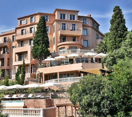 Tiara Yaktsa CÃ´te dâAzur