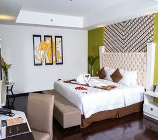 Platinum Adisucipto Hotel & Conference Center
