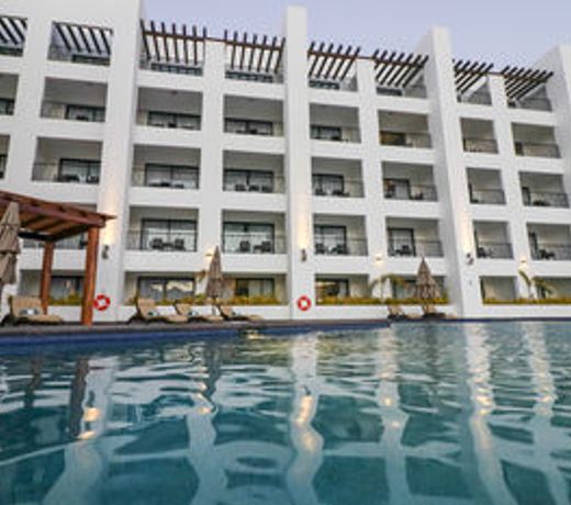 Medano Hotel and Suites
