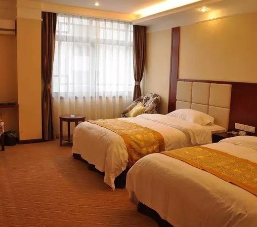 Qianshuiwan Business Hotel