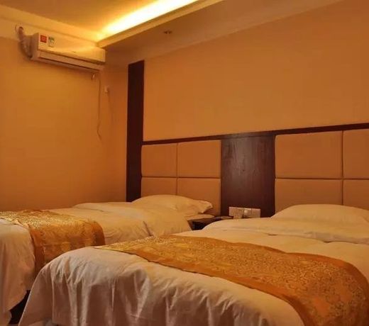 Qianshuiwan Business Hotel
