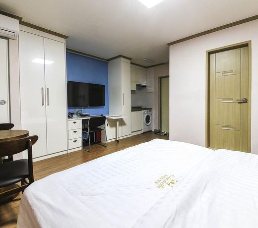 Crystal Residence Hotel